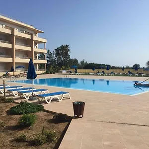 Em Quinta Da Barracuda Apartamento